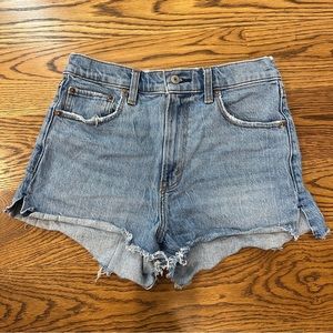 Abercrombie and Fitch the mom short high rise size 28/6